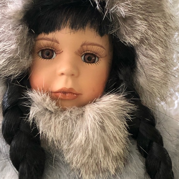 Hand Crafted Native Alaskan Doll - Picture 10 of 10